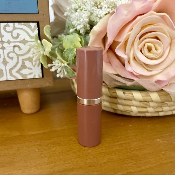 Clinique Pop Lip Colour + Primer + Rouge Intense + Base‎ Lipstick 02 BARE - Picture 3 of 3